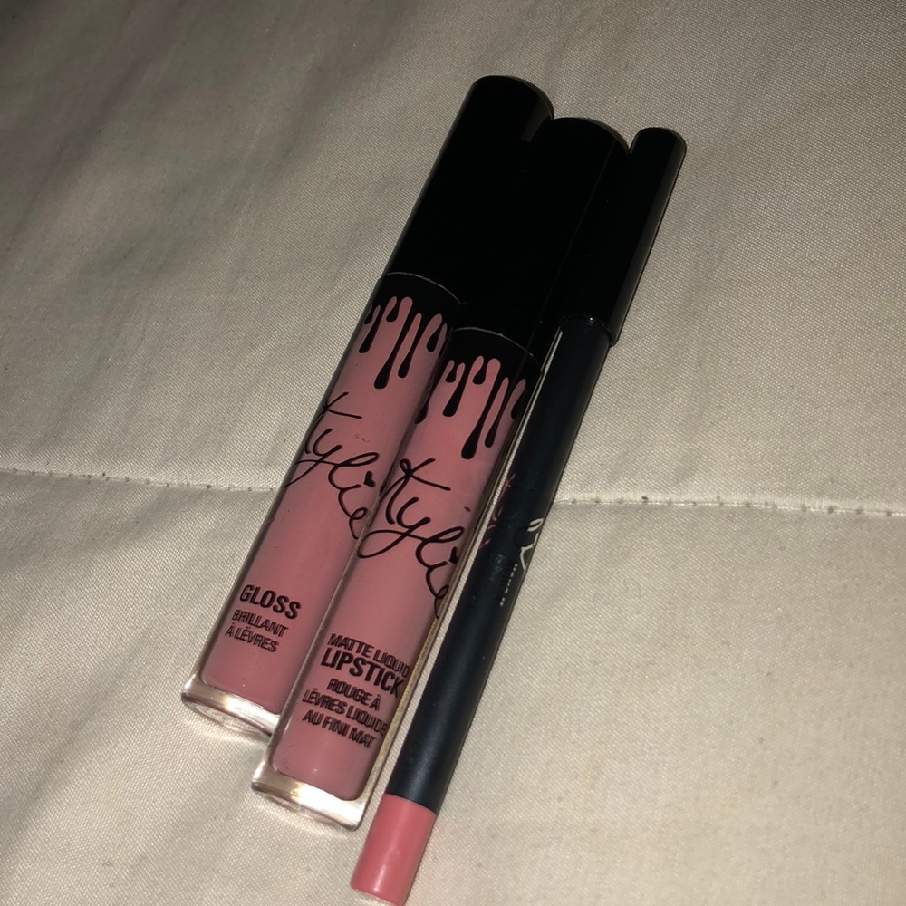 Kylie Cosmetics Koko K Bundle - Lipkit + Lipgloss